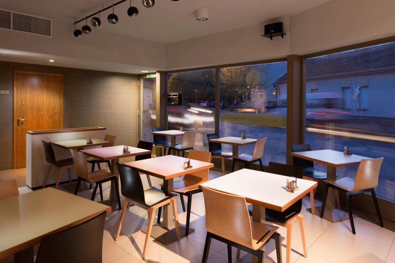Fekete Sas Motel Esztergom Luaran gambar