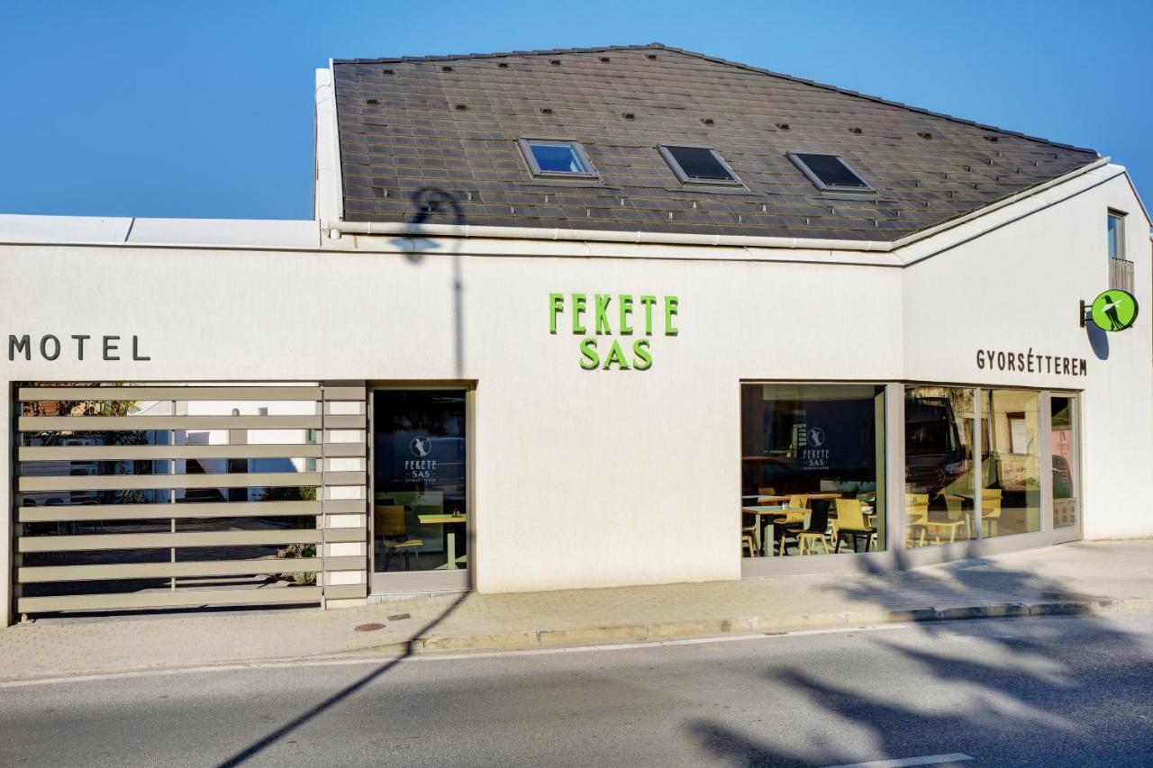 Fekete Sas Motel Esztergom Luaran gambar